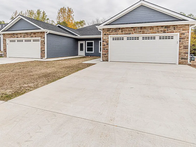 1705 Kenneth Dr — Photo 2