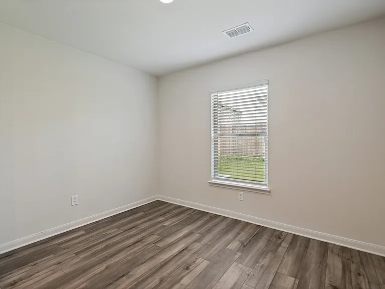 3121 Angus Dr — Photo 10