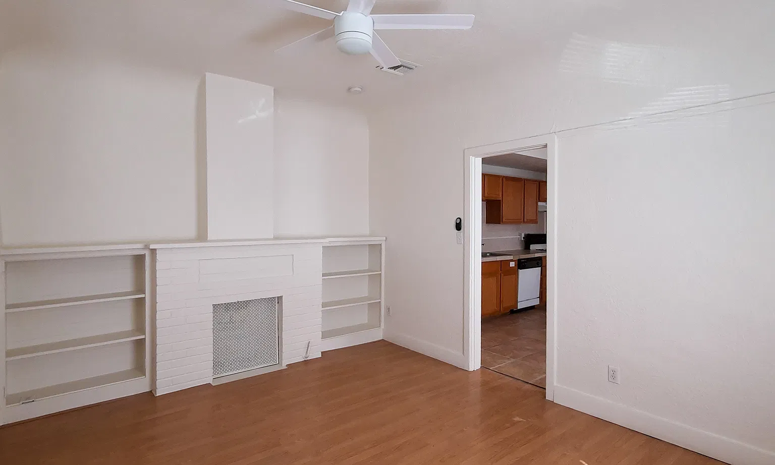 1230-1232 E Pierce - 1232 — Photo 2