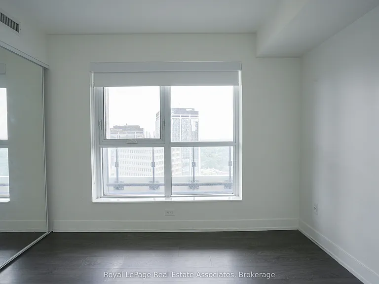 5 Mabelle Ave #1828 — Photo 17