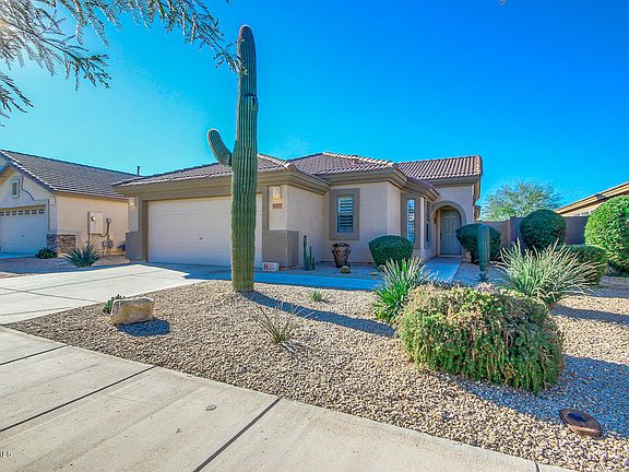 3rd image of 17473 W Coyote Trail Dr