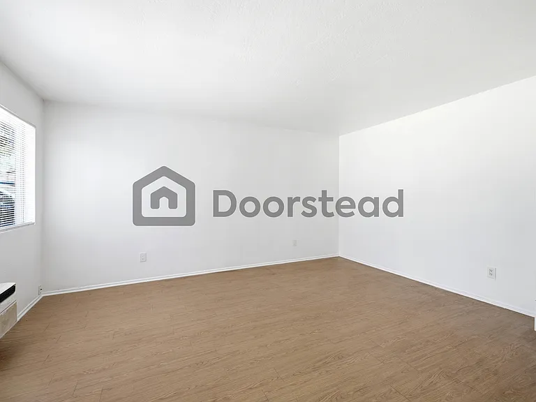 1710 Kenwood St #3 — Photo 5