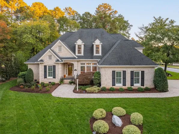 100 Divot Ln, Cary, NC 27513
