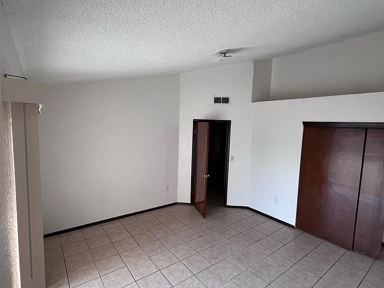 11736 Henry Phipps Dr — Photo 10