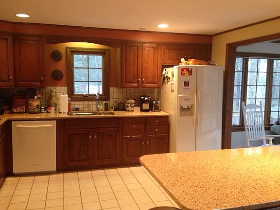 4th image of 32 Leland Dr