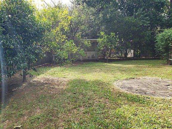 5th image of 2203 Cheshire Ln