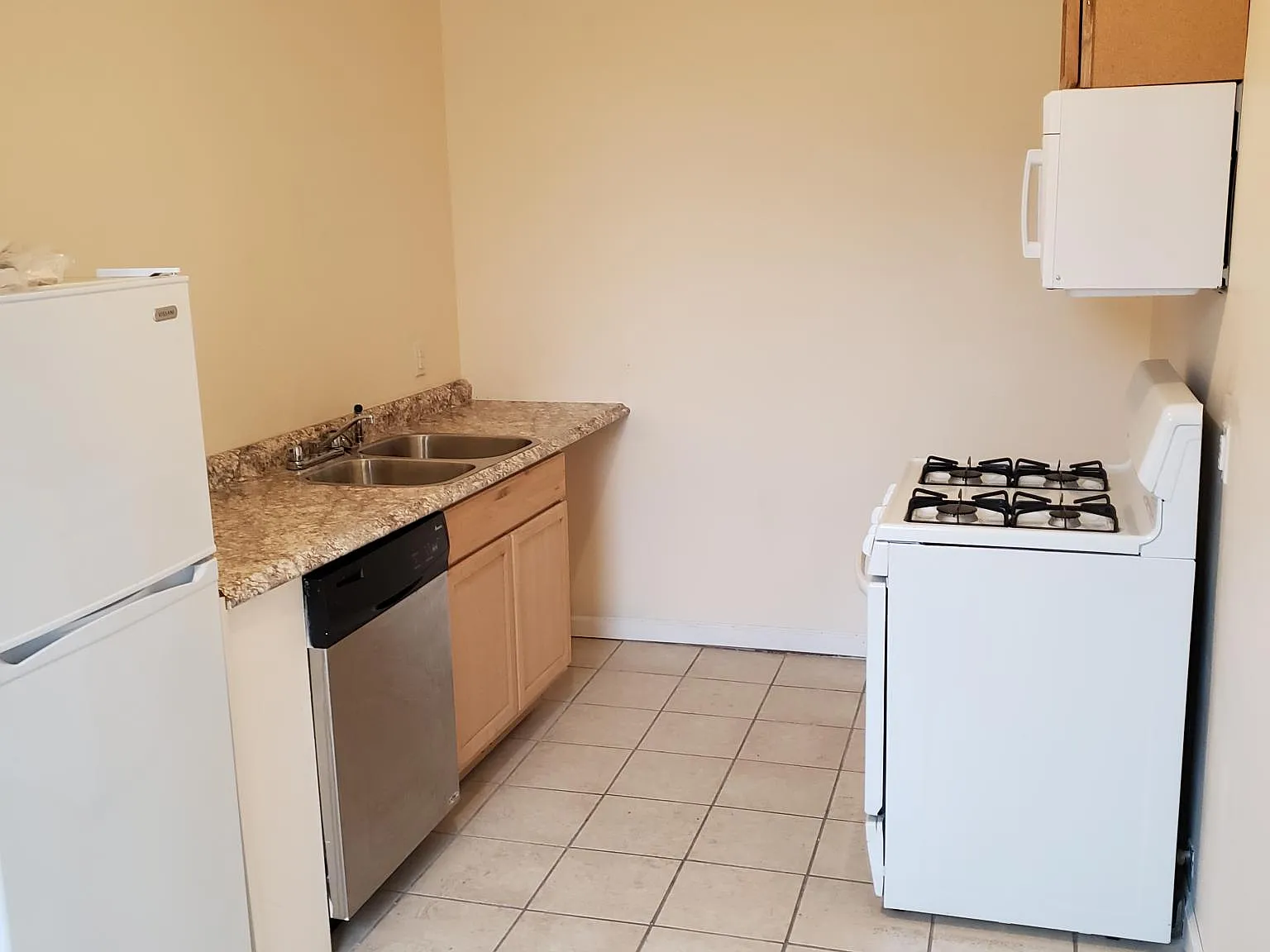 1 bed, 750 sqft, $750 — Photo 4