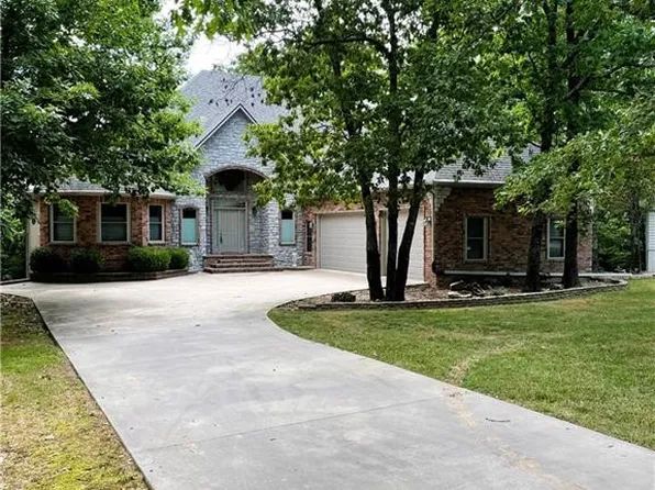 174 Holiday Island Dr, Holiday Island, AR 72631