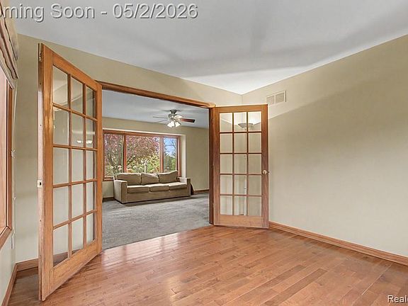 3rd image of 1160 S Garner Rd