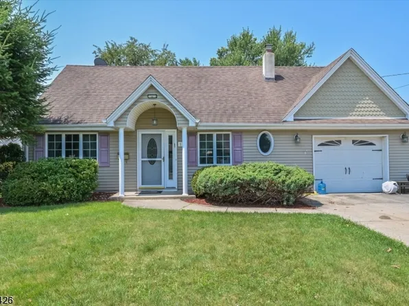 1 Scheele Pl, Saddle Brook Twp., NJ 07663