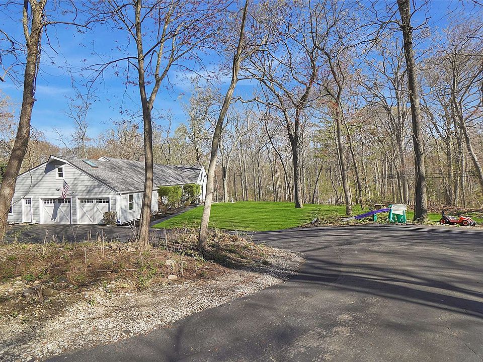 1st image of 4 Valleywood Ct W