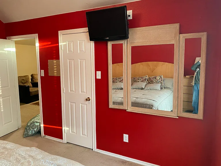 Hideaway Dr — Photo 8