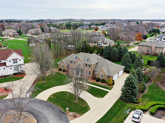 3rd image of 1092 Country Ln