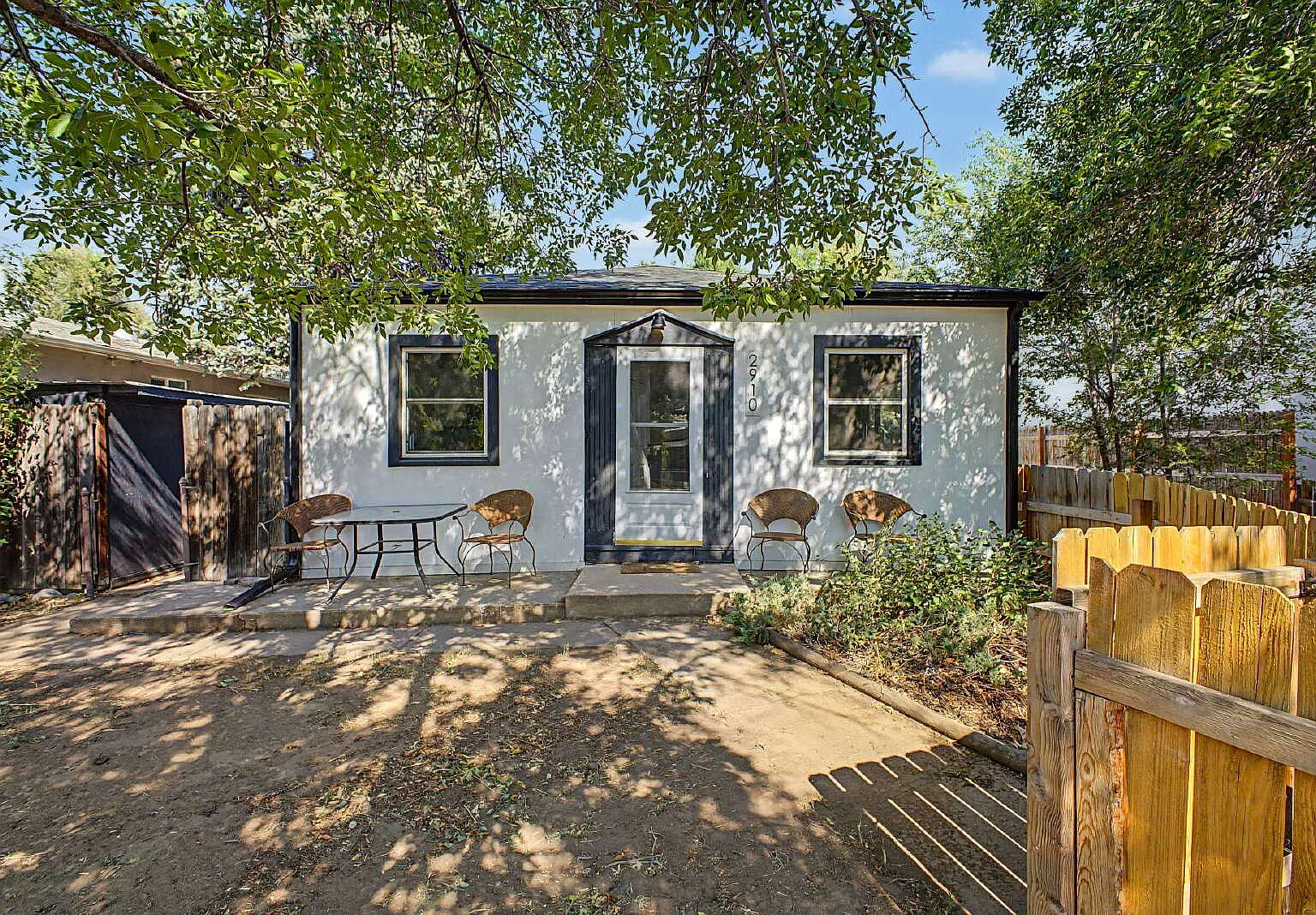 2 bed, 1.0 bath, 725 sqft, $2,150 — Photo 1