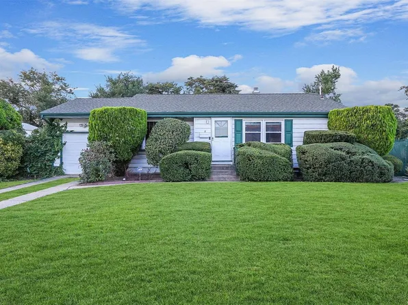 7 Arthur Street, Brentwood, NY 11717