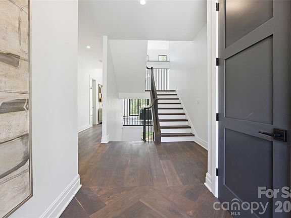 2nd image of 1423 S Wendover Rd