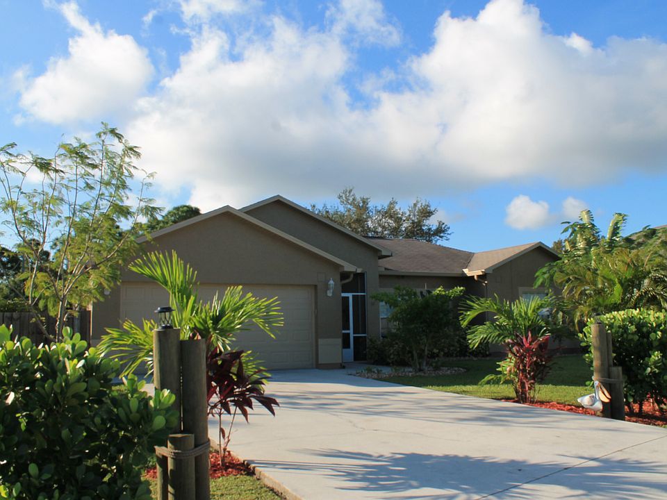 1st image of 2722 SE Ross Ct