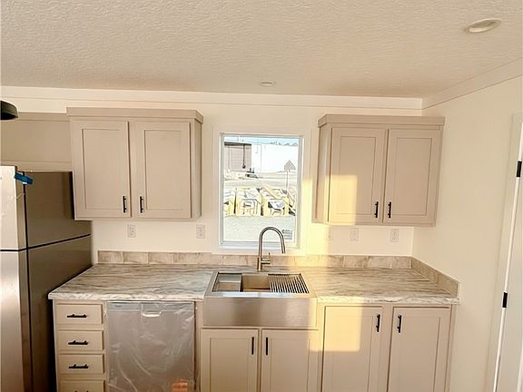 2nd image of 788 Boots Harrison Rd