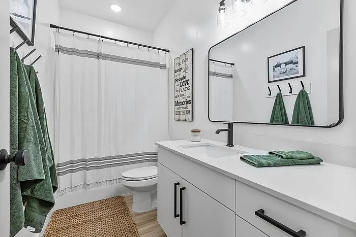 3131 Fleur Dr #313 — Photo 3
