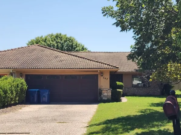 747 Oakland Hills Ln, Kerrville, TX 78028