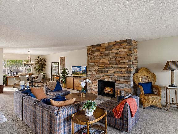 4th image of 46305 Burroweed Ln
