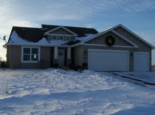 809 Dozer Cir, Montrose, MN 55363