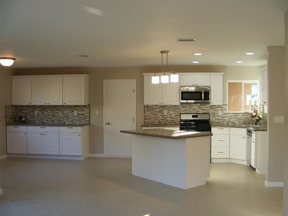 1st image of 3620 Catalina Dr