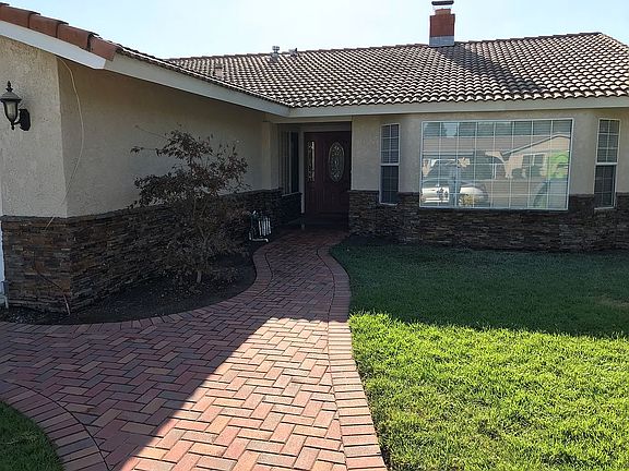 3rd image of 4323 Toyon Cir