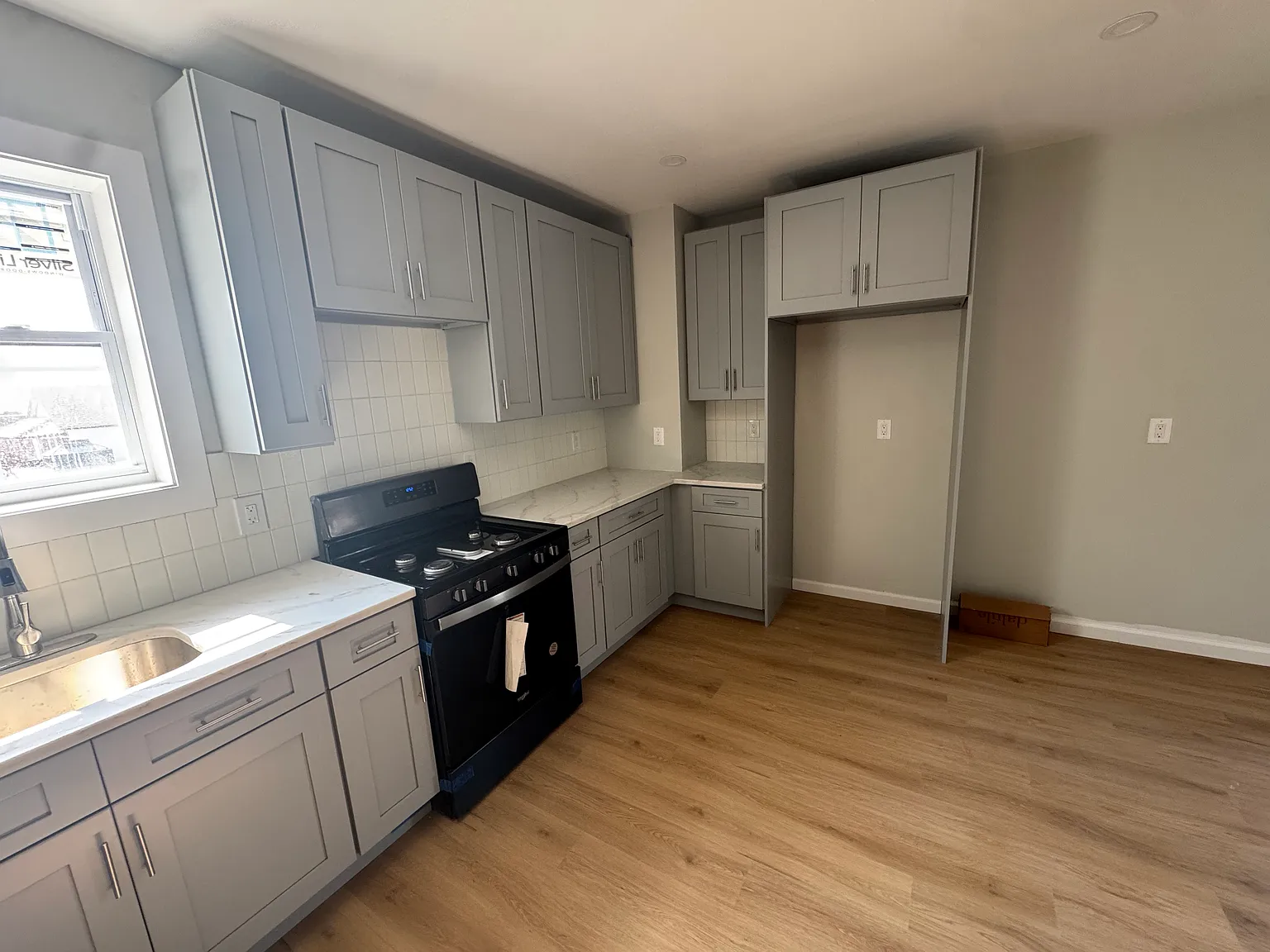 2 bed, $2,100 — Photo 2