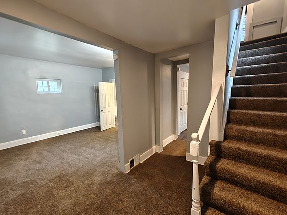 5th image of 428 Whitney Ave