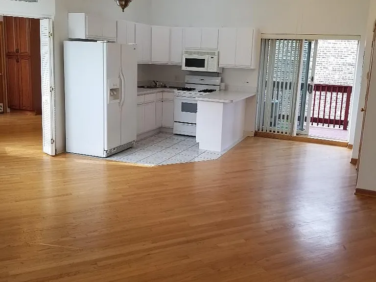 3801 S Archer Ave #2 — Photo 8