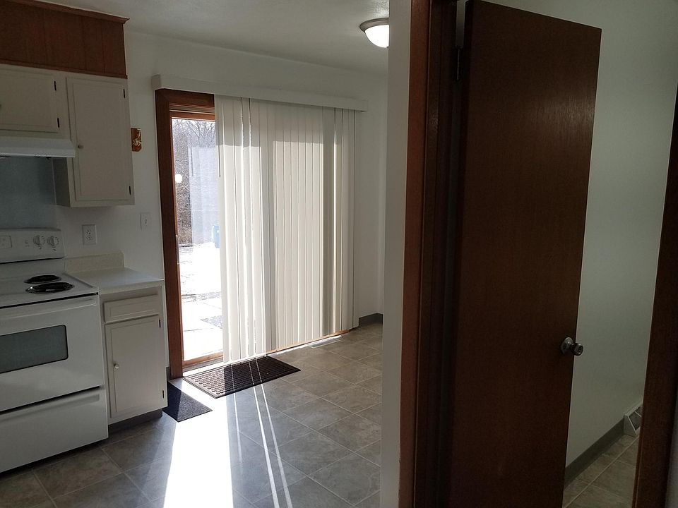 Patio doors off dining room