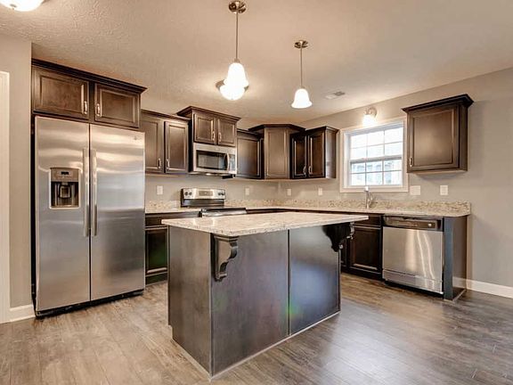 3rd image of 10 Reserve At Hickory Wild