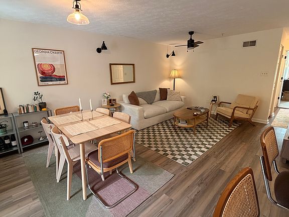 3rd image of 4466 Woodsman Dr Unit 631