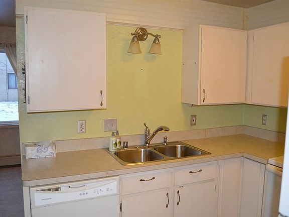 3rd image of 3284 Adams Dr