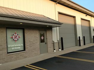 910 Geneva St, Shorewood, IL 60404