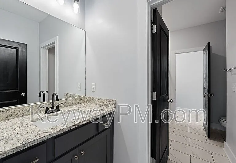 2217 Laurens St — Photo 21