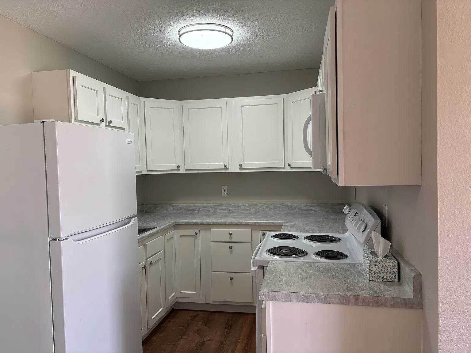1 bed, 640 sqft, $700 — Photo 2