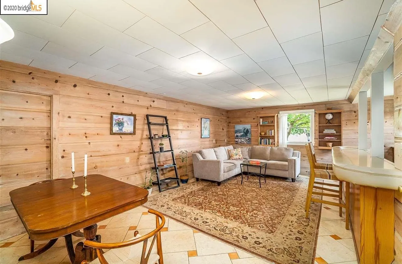 2 bed, 1200 sqft, $2,400 — Photo 1