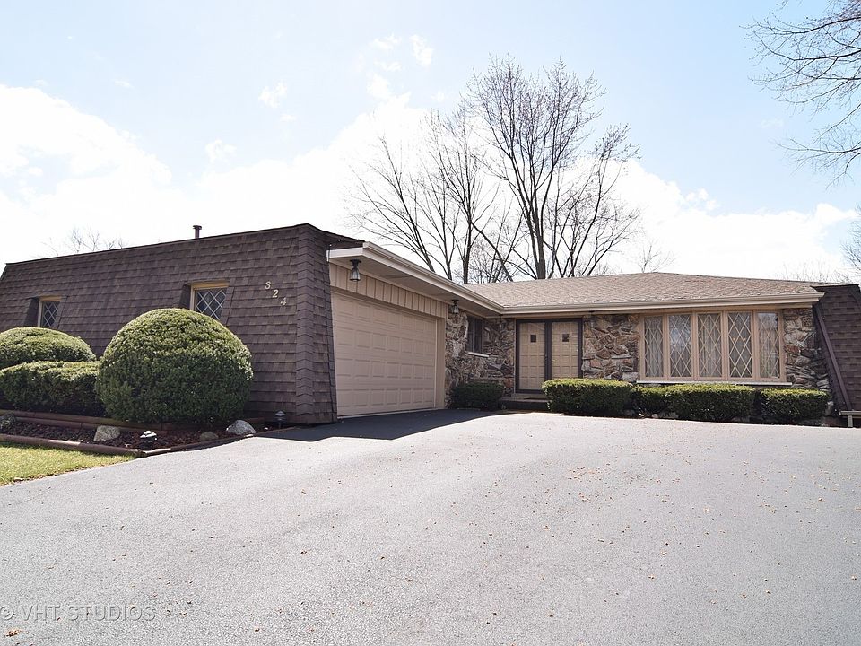 1st image of 324 Pinecroft Dr