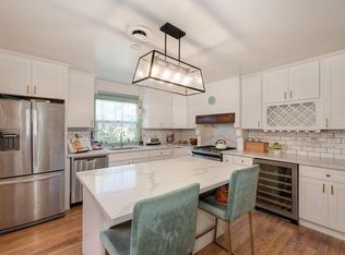 998 Lochbrae Rd, Sacramento, CA 95815