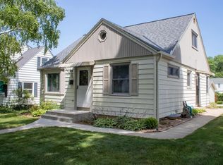 2756 N 82nd St, Milwaukee, WI 53222