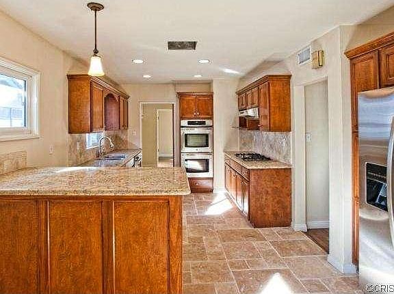 3rd image of 6126 Alcove Ave