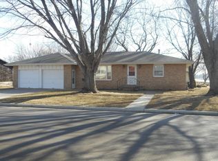 800 11th St N, Mountain Lake, MN 56159