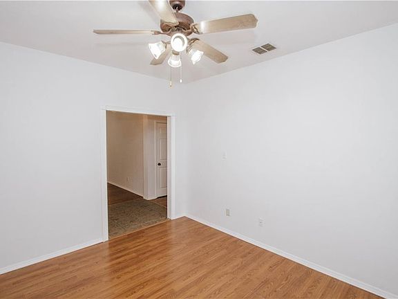 5th image of 2300 Sheldon Dr