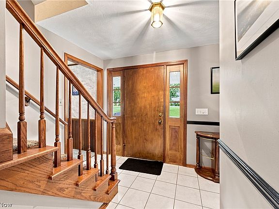 4th image of 1364 Stonington Rd NW
