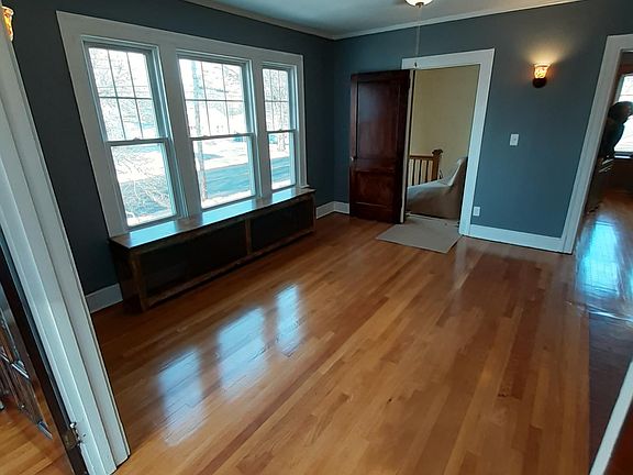 3rd image of 412 Fairfield Ave