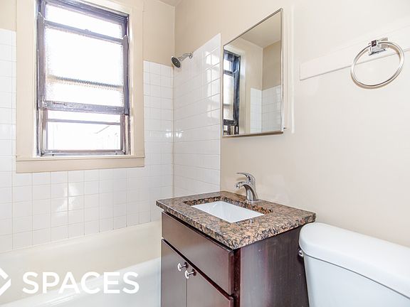 5th image of 2100 W Ainslie St #2102E3