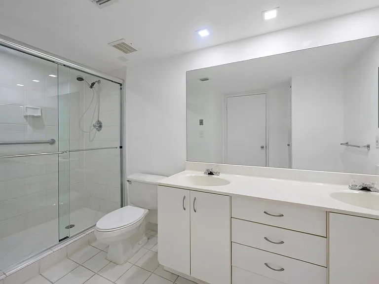 3300 NE 192nd St #915 — Photo 5