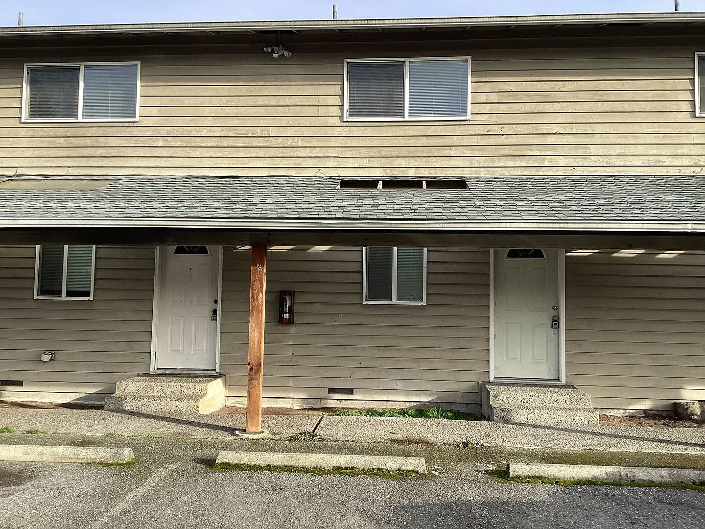 Updated 2-Bedroom Townhome Near Boeing & I-5 with Fireplace & Utilities Included — Photo 3